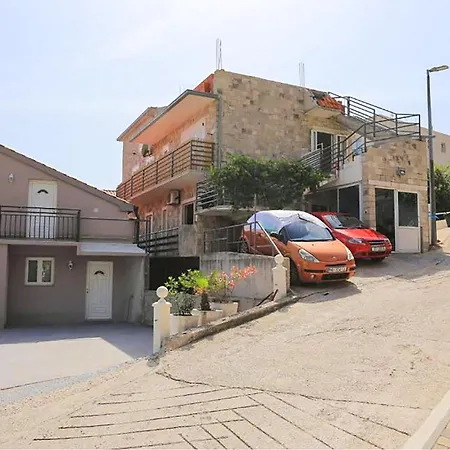 2 Bedroom Lovely In Brela